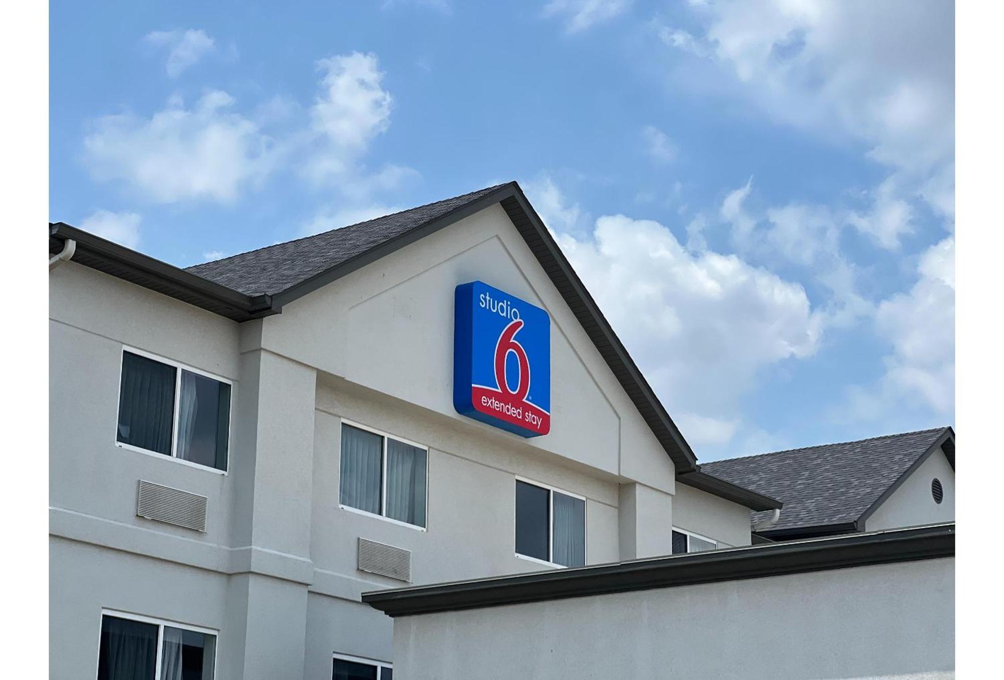 Hotel 6 City, Ok South 3*